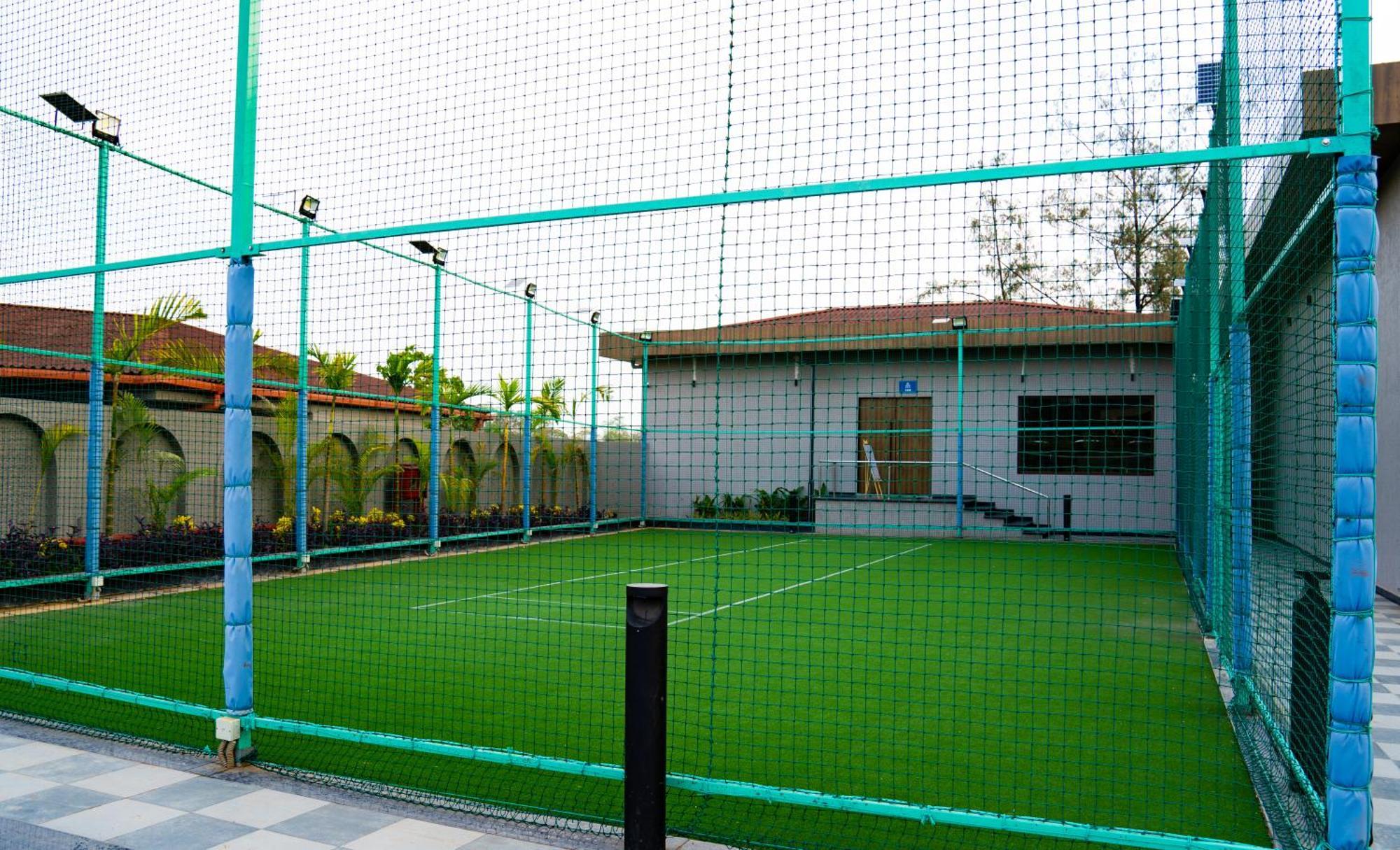 Treat Resort Silvassa Esterno foto
